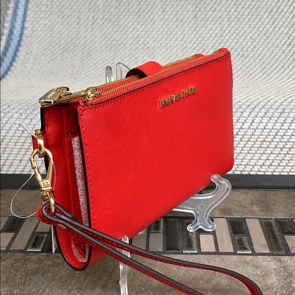 MICHAEL KORS LG DOUBLE ZIP WRISTLET FLAME - Picture 4 of 16